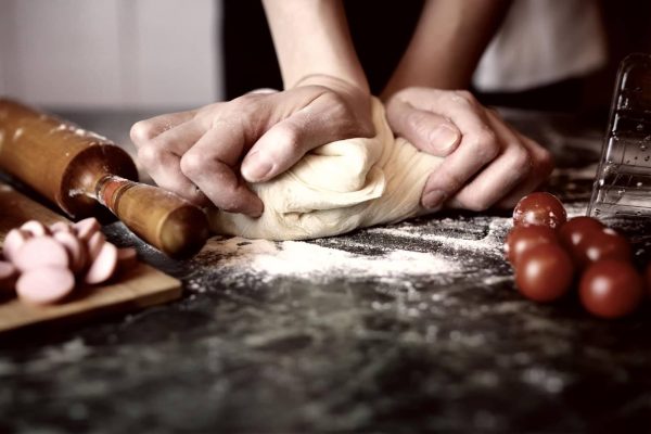 pizza-prepare-dough-hand-topping (1)